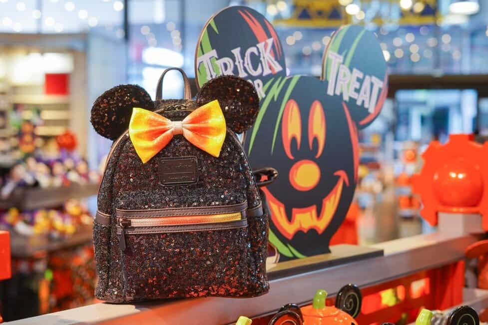 ☆Disney限定Loungefly光るミッキーCandy CornミニBackpack☆ 77611.jpg